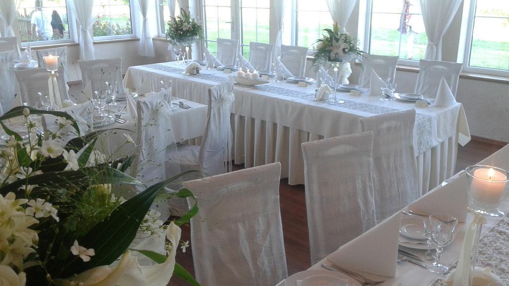 Pawlakowa Zagroda Hotel Grabiny-Zameczek Buitenkant foto