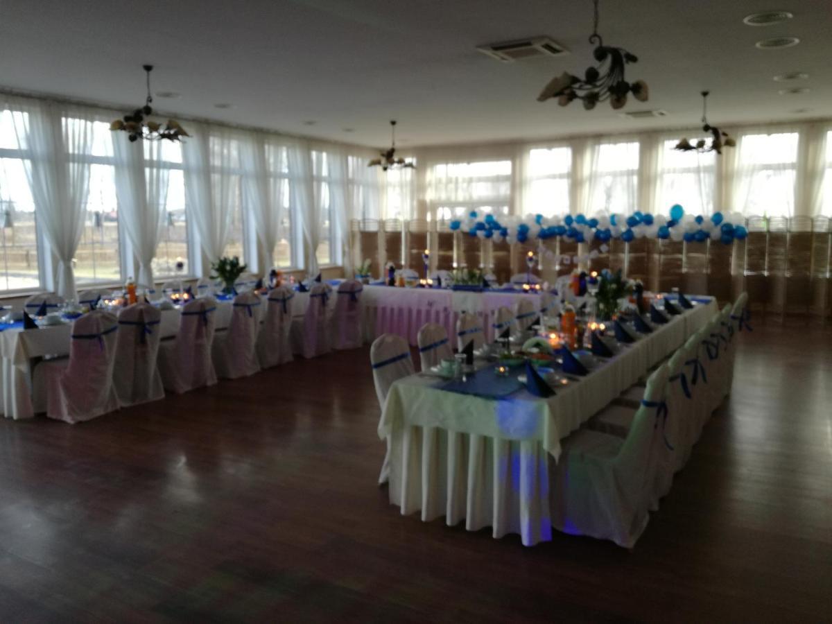Pawlakowa Zagroda Hotel Grabiny-Zameczek Buitenkant foto